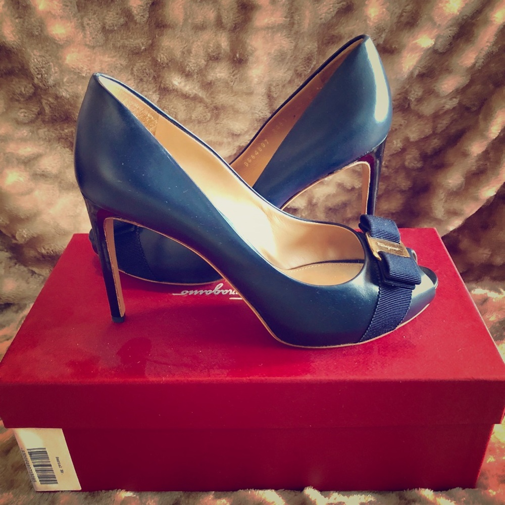 Ferragamo Peep-Toe Bow Pump